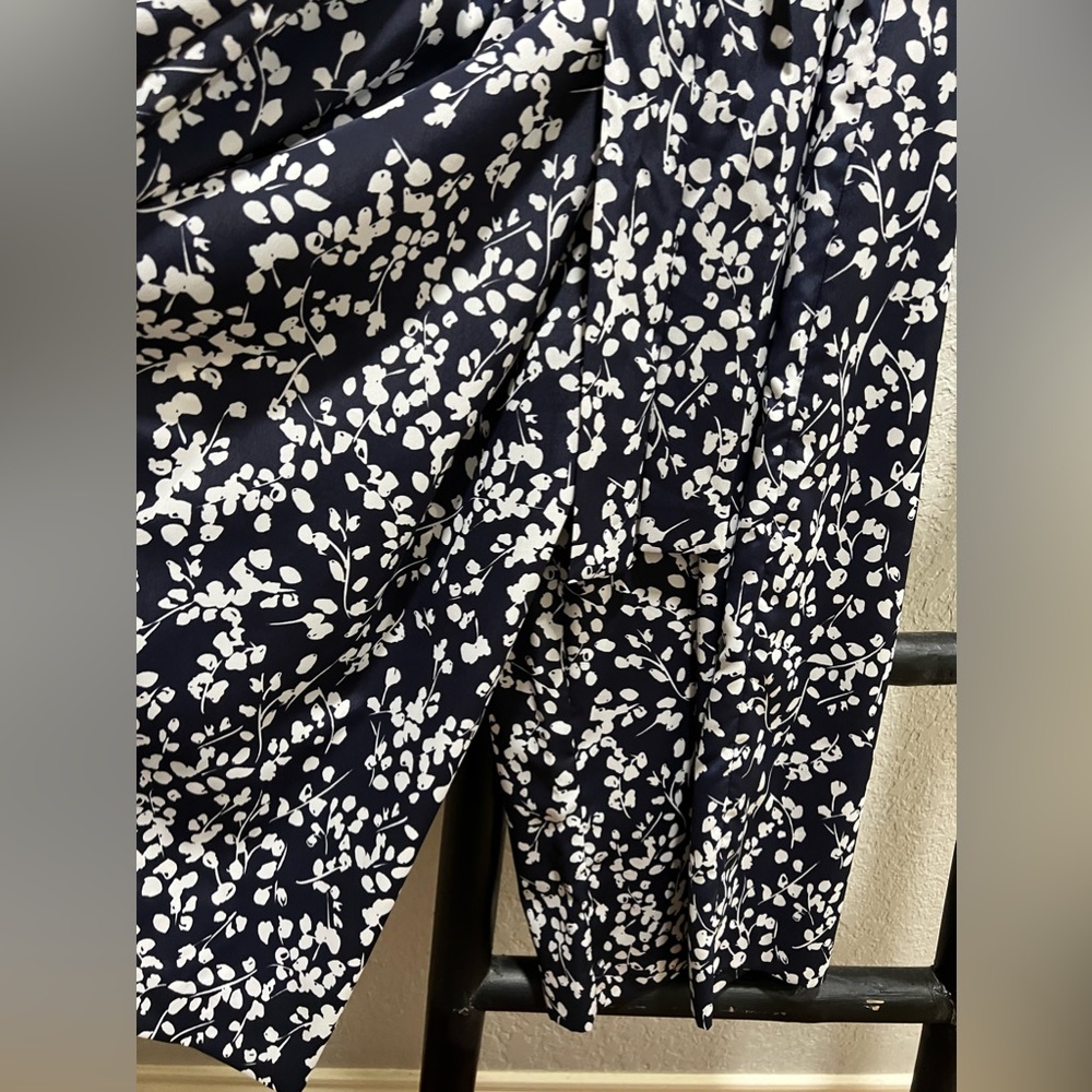 NWOT Eliza J Crop Wide Leg Floral Navy Blue Jumpsuit ~ Sz 10 - Picture 6 of 9